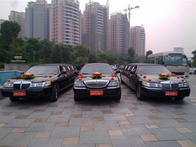 加長(zhǎng)林肯黑色新款婚慶花車