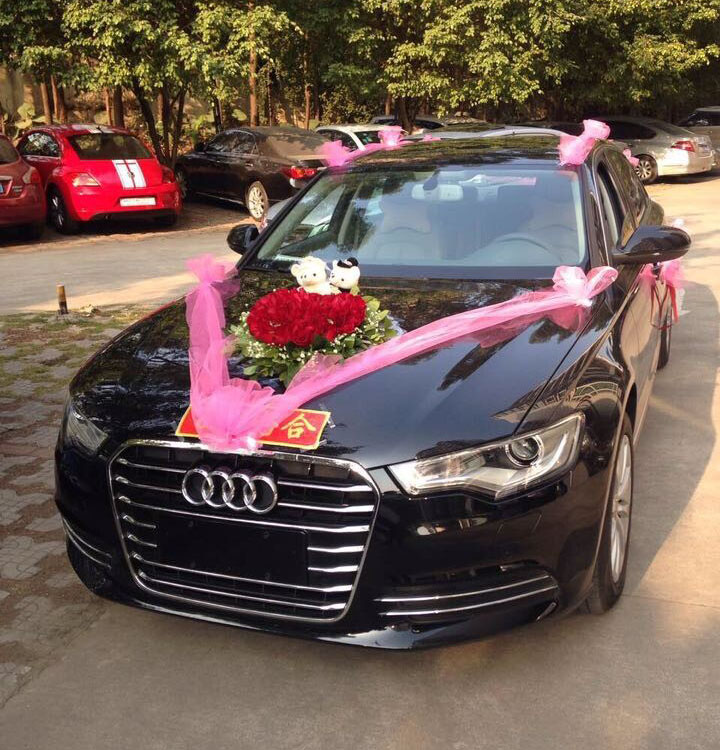 新款?yuàn)W迪A6L婚禮花車